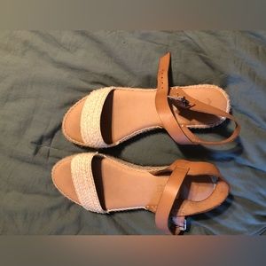 Espadrille platform sandals